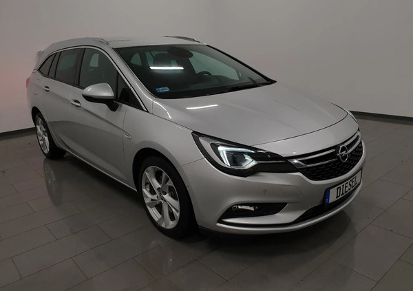 Opel Astra cena 39999 przebieg: 265000, rok produkcji 2018 z Bełchatów małe 781